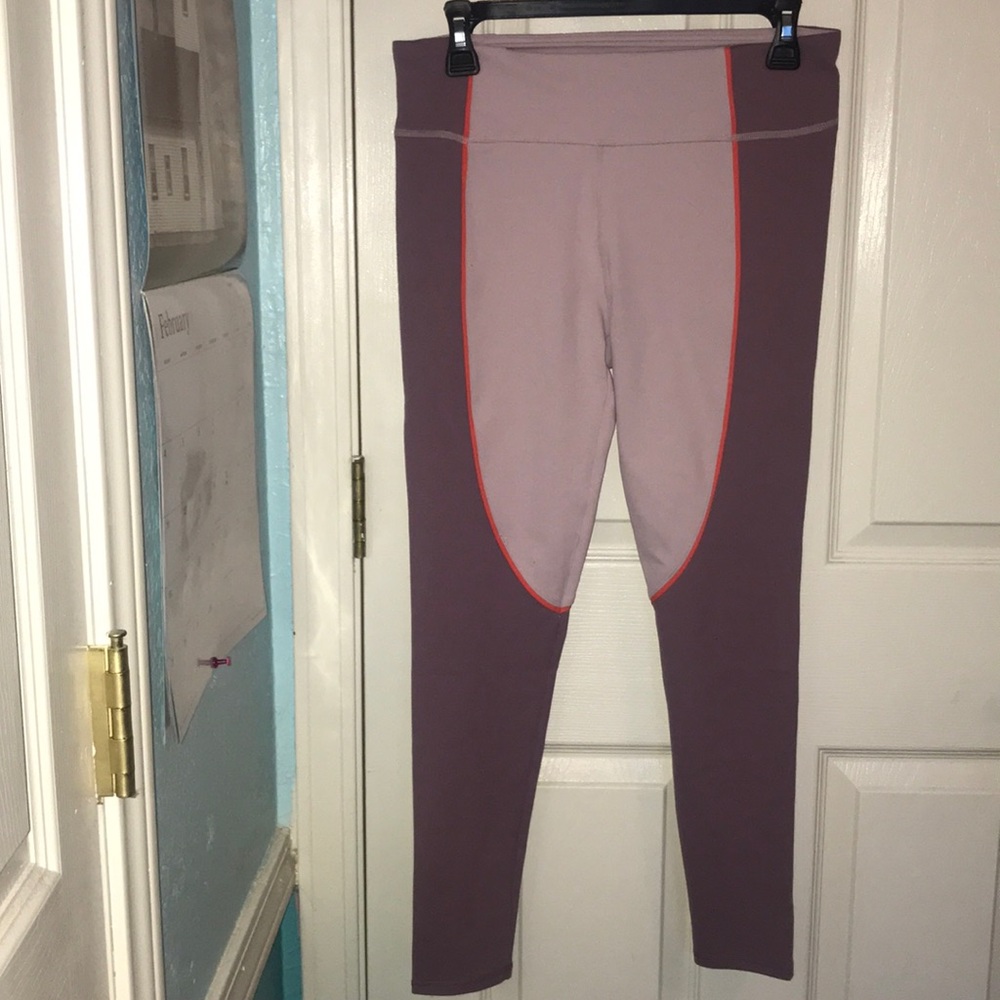 NEW LEGGINGS!! - Picture 3 of 4